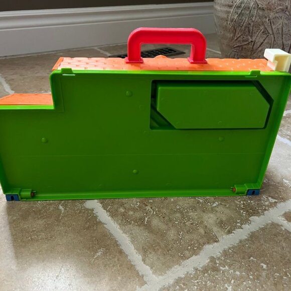 RARE Vintage 1989 Disney Mickey Town Toy Play House With Toy Furniture - Picture 7 of 11